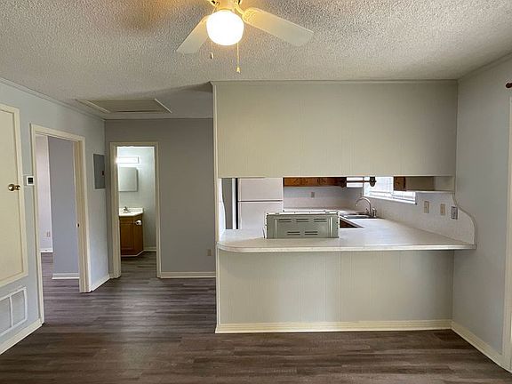 2nd image of 301 Tower Dr APT B