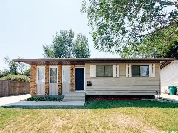 1026 Kingsmere BOULEVARD, Saskatoon, SK S7J 4X6