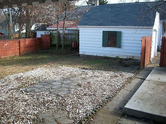 2nd image of 1336 Millersville Pike