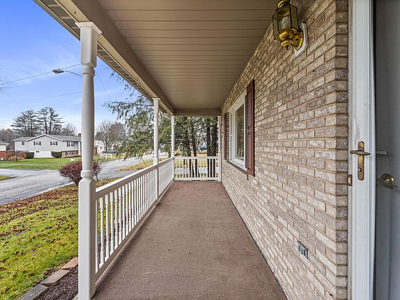 3rd image of 623 Arnold Ave