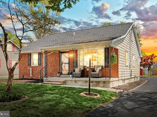 18 Scott St, Hanover, PA 17331