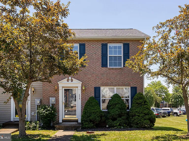 174 Equestrian Dr — Photo 32
