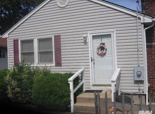 15 Fulton St, Lake Grove, NY 11755