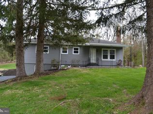 440 Straw Hollow Rd, Harrisburg, PA 17112