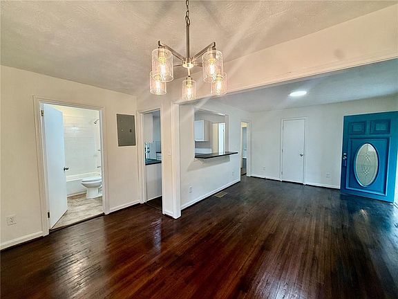 4th image of 1708 Jobeth Ave SE