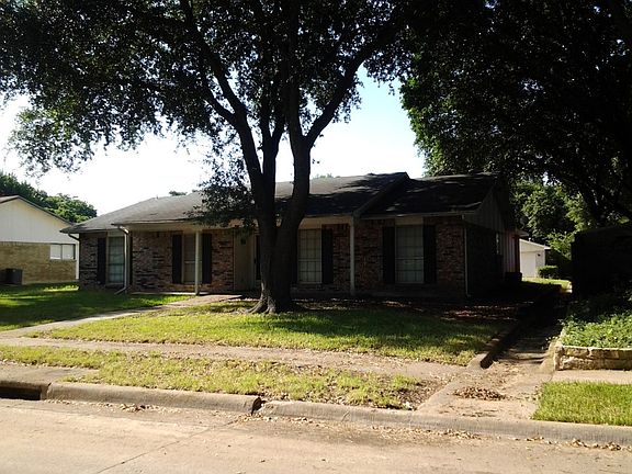 2nd image of 1912 Addington Dr
