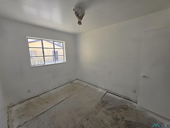 3rd image of 1904 Gladden Ave