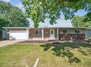 1535 Loveland Dr, Florissant, MO 63031