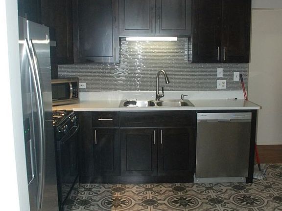 3rd image of 301 Richard Ct