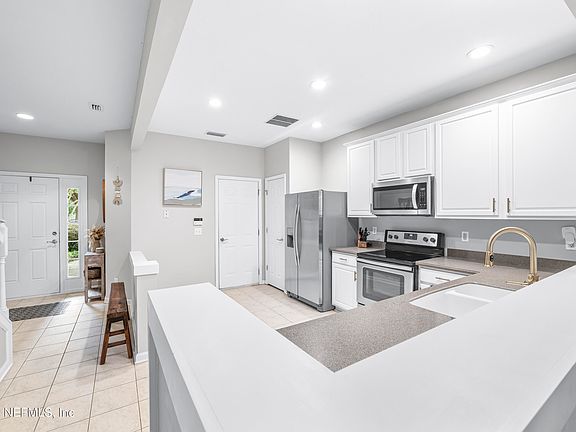 4th image of 13433 STONE POND Drive