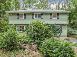 6 Deer Path, Holmdel, NJ 07733