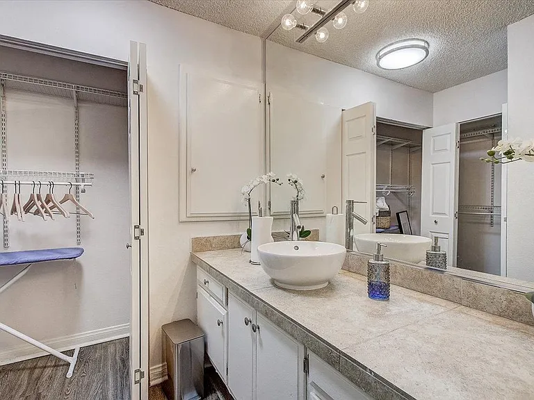El Cordova Apartments — Photo 15
