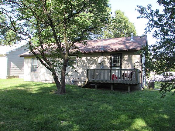 3rd image of 904 N Croquet St