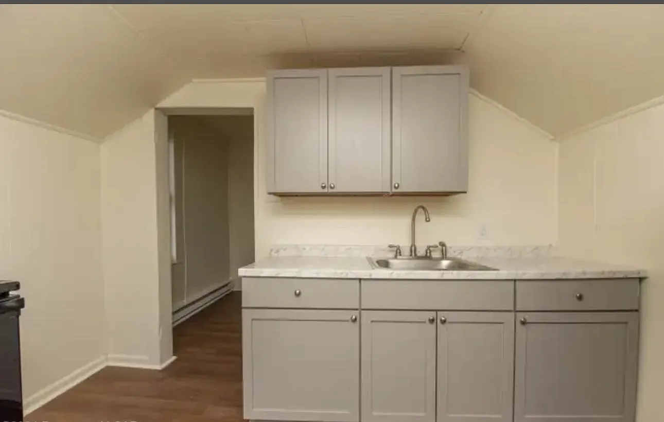 1 bed, 750 sqft, $925 — Photo 2