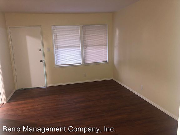 2nd image of 870 W 19th St APT 6