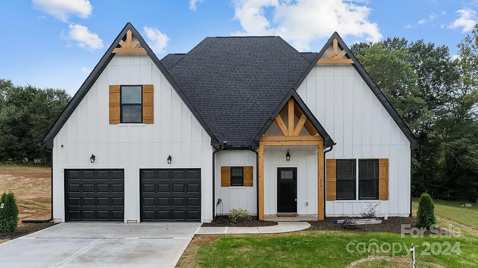 4 bed, 2570 sqft, $3,100 — Photo 1