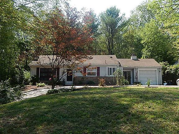 4th image of 2150 Hartford Ave