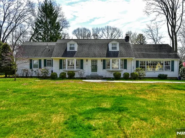 520 Lafayette Ave, Wyckoff, NJ 07481