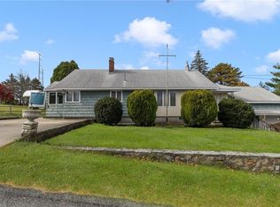 26 Chardon Dr, Portsmouth, RI 02871