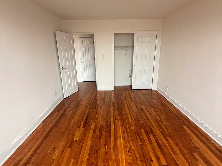 14202 84th Dr #6J — Photo 7