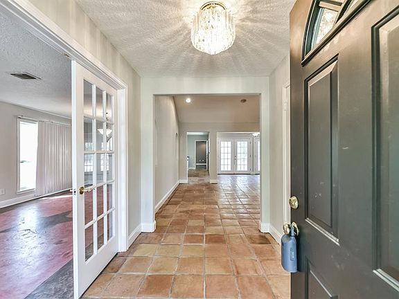 4th image of 22622 Deville Dr