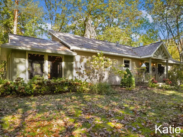 10675 Connelly Ave NE, Greenville, MI 48838