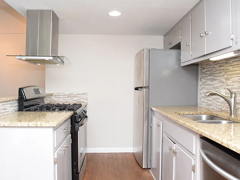5601 Woodrow Ave #102 — Photo 6