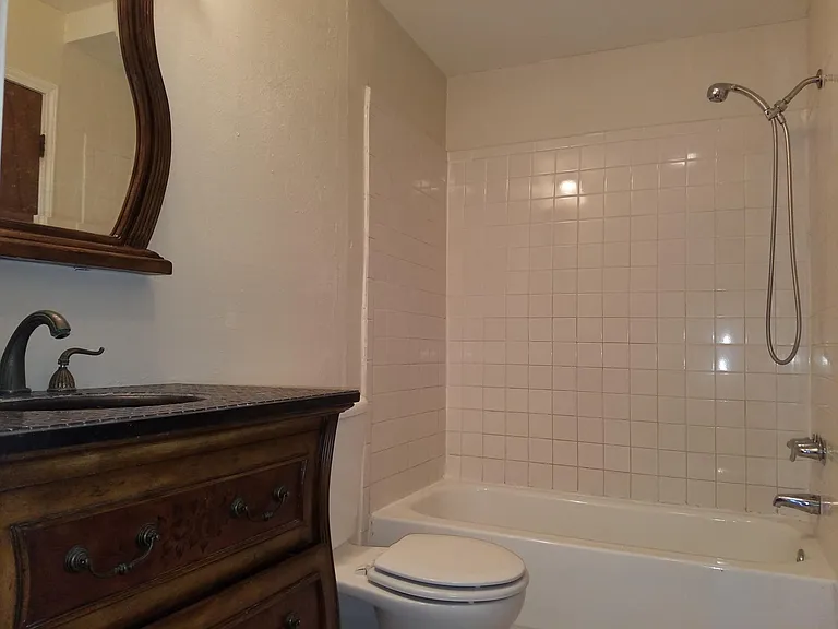 4324 Buckeye St — Photo 6