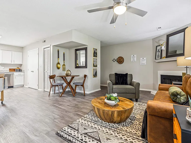 North Oaks Landing — Photo 6