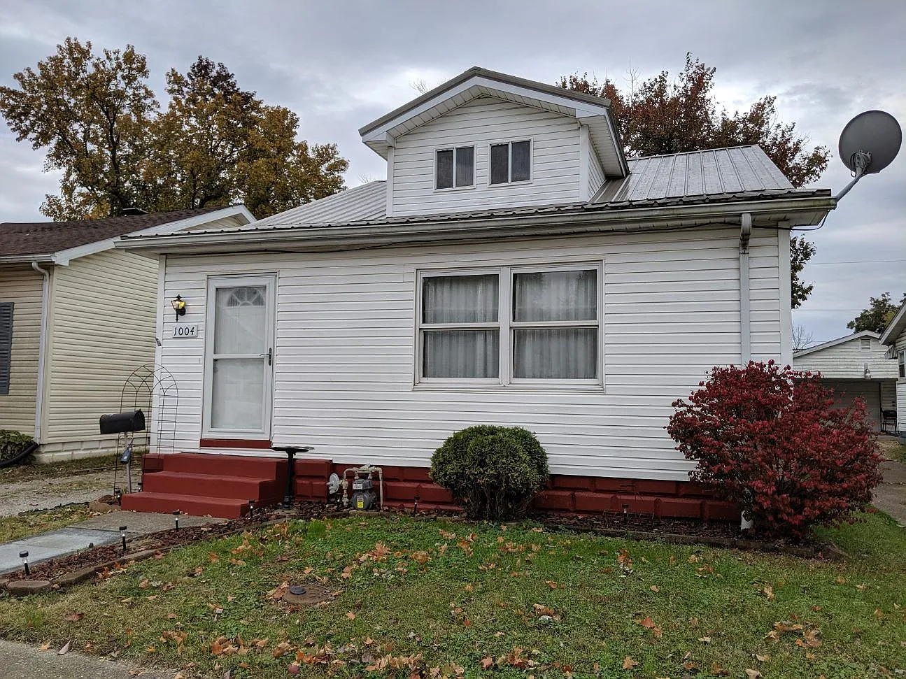 1004 Allens Ln photo 1