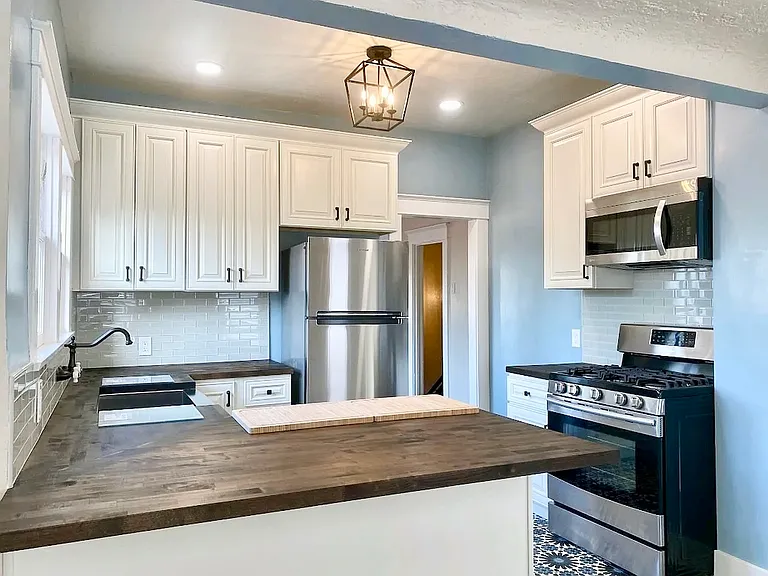 1136 E Appleton St #2 — Photo 17