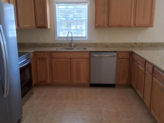 5th image of 1404 Fisher St