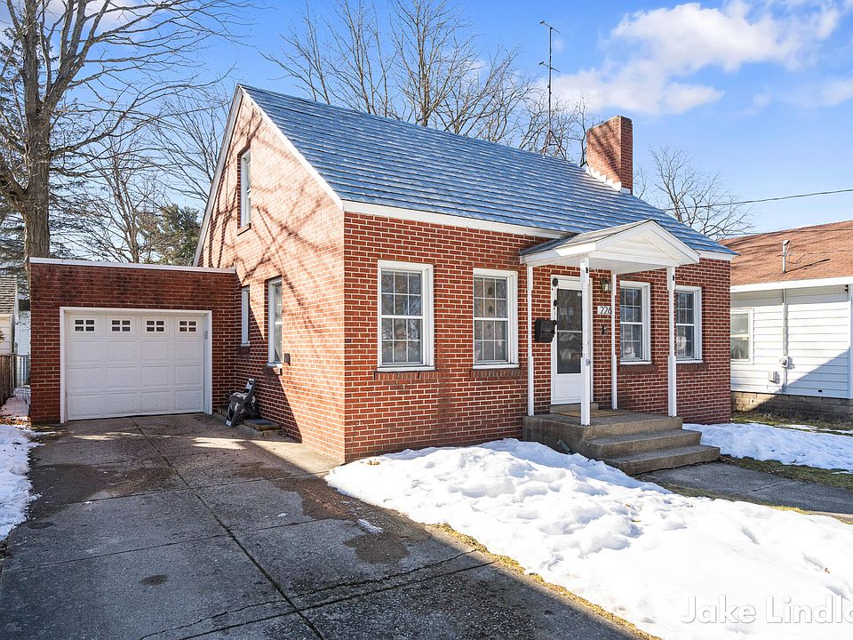 226 Division St, Big Rapids, MI 49307 Zillow
