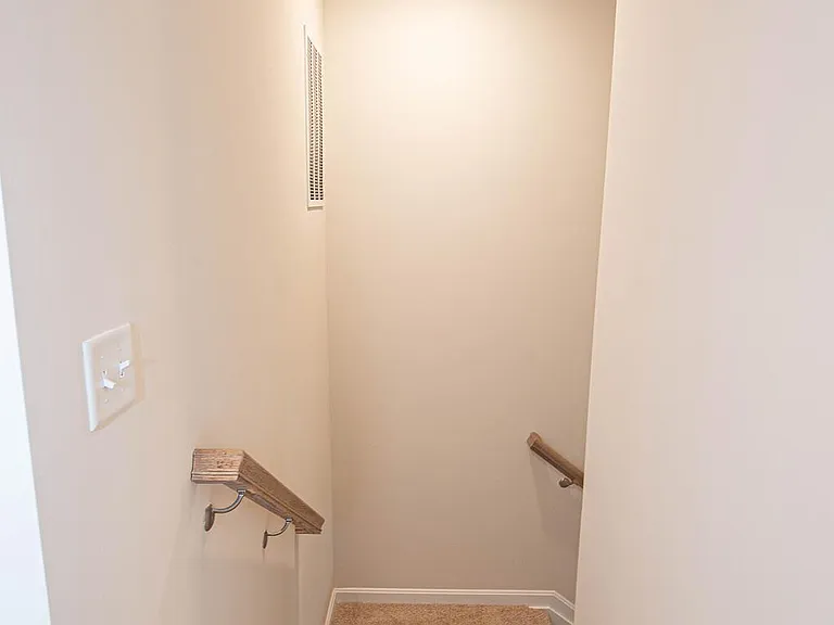 130 Willowtree Ln — Photo 73