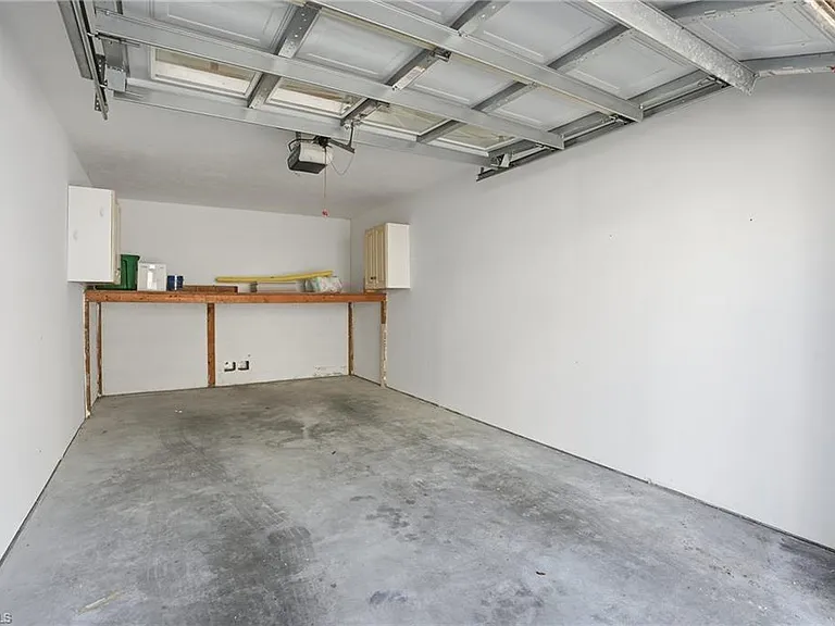 7048 Pelican Bay Blvd #C-302 — Photo 32