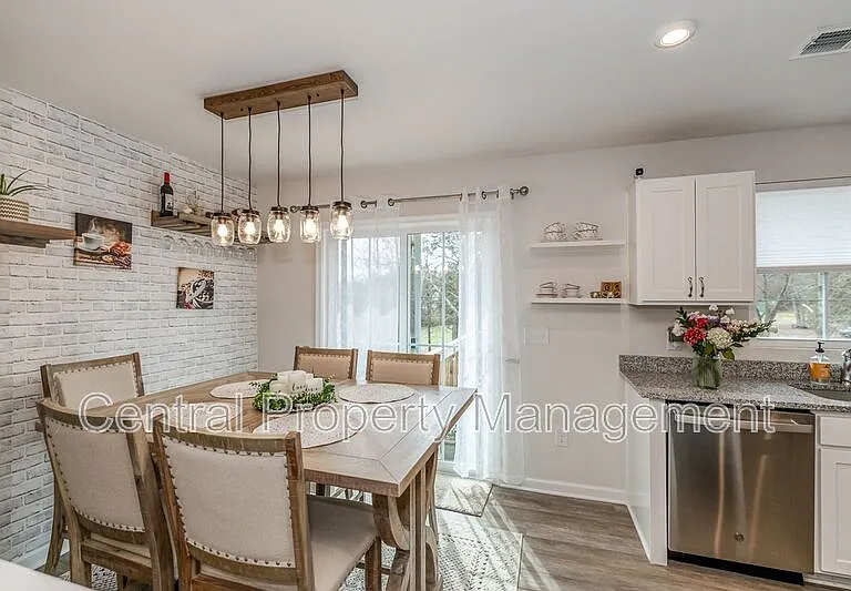 225 Coldwater Creek Ct — Photo 11