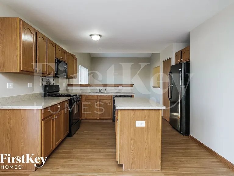 478 Foxborough Trl — Photo 7