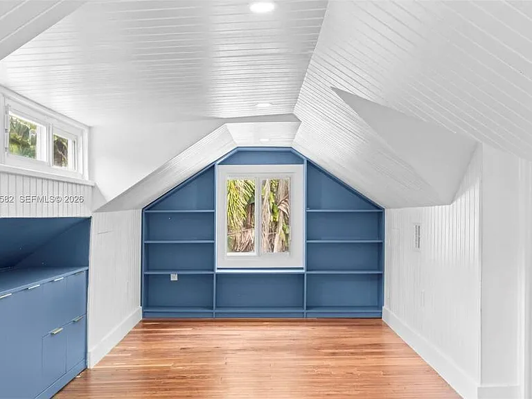 3945 Loquat Ave — Photo 32