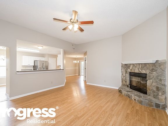 3rd image of 1879 Willesdon Dr W