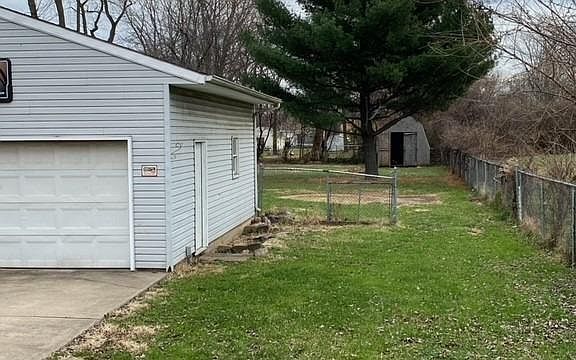 5th image of 2129 Carolina St