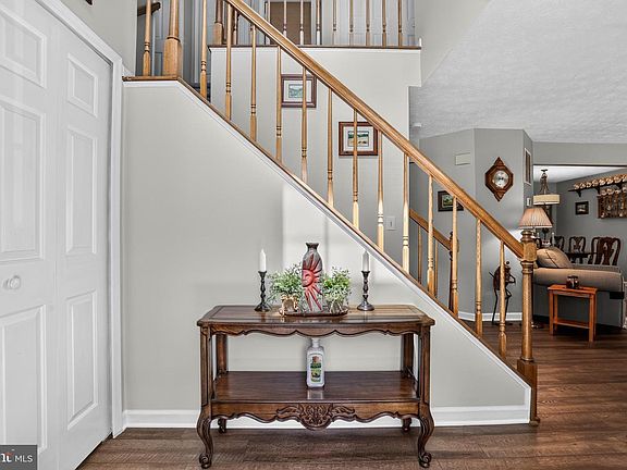 5th image of 42 Clarion Dr
