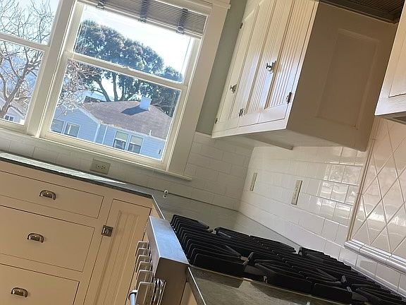 5th image of 54 Hatton Ave #1