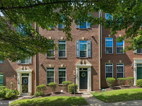 2359 Merseyside Dr, Woodbridge, VA 22191