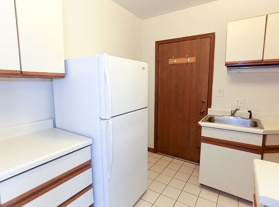 3rd image of 817A W Cornelia Ave APT 306