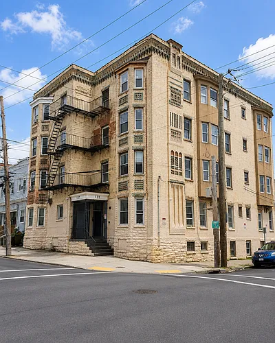 137 Hawthorne Ave #4B Photo 1