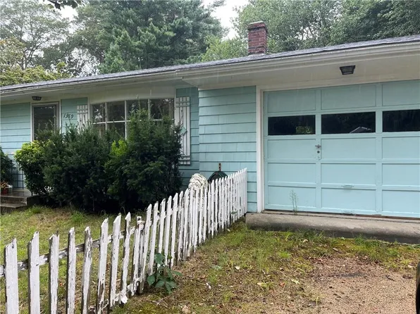 1369 Hope Rd, Hope, RI 02831