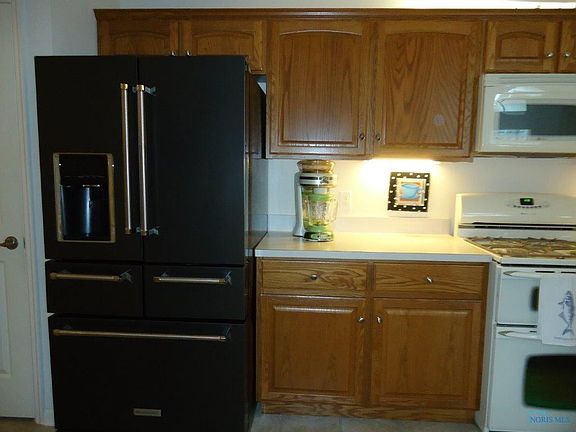 4th image of 2840 Canterbury Cir #14-A