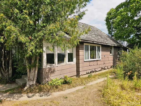 1028 Stephenson Ave, Escanaba, MI 49829