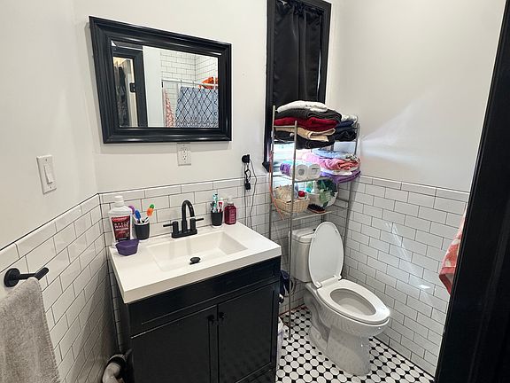 4th image of 40 E 15th St #3F