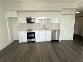 25 Wellington St S